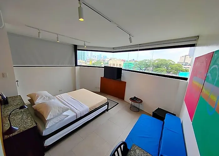 Gomez House By Durban Poblacion Makati 3*