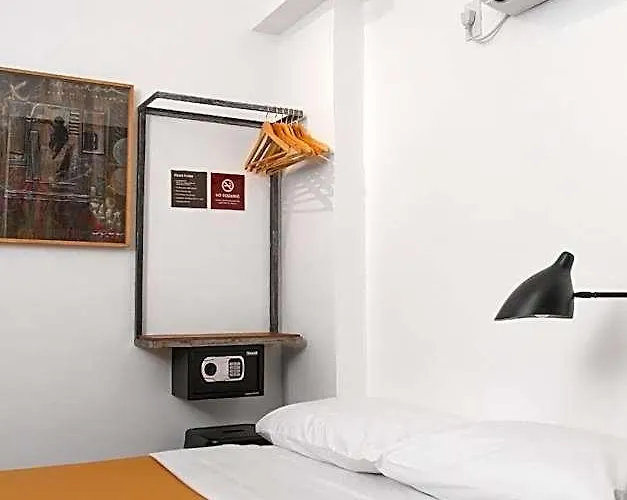 Gomez House By Durban Poblacion Makati 호텔 마닐라