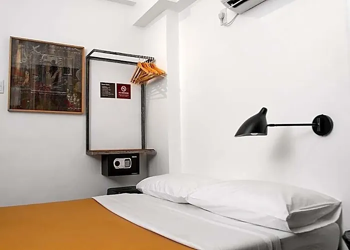 Gomez House By Durban Poblacion Makati Hotel Manilla